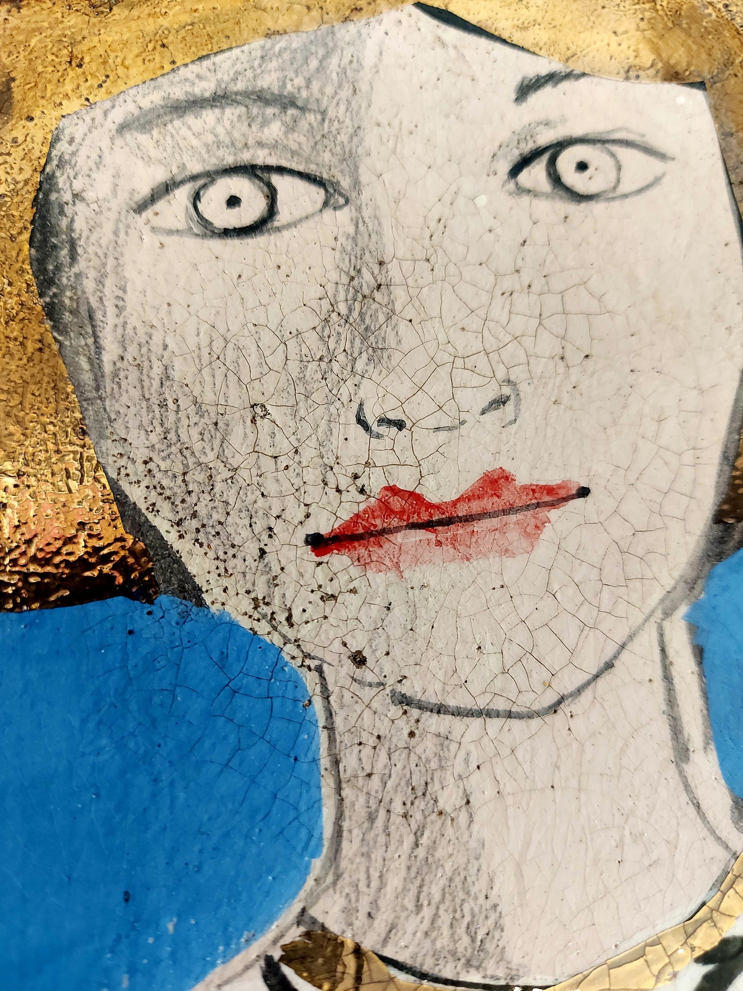 FORMELLA Dama with Gold