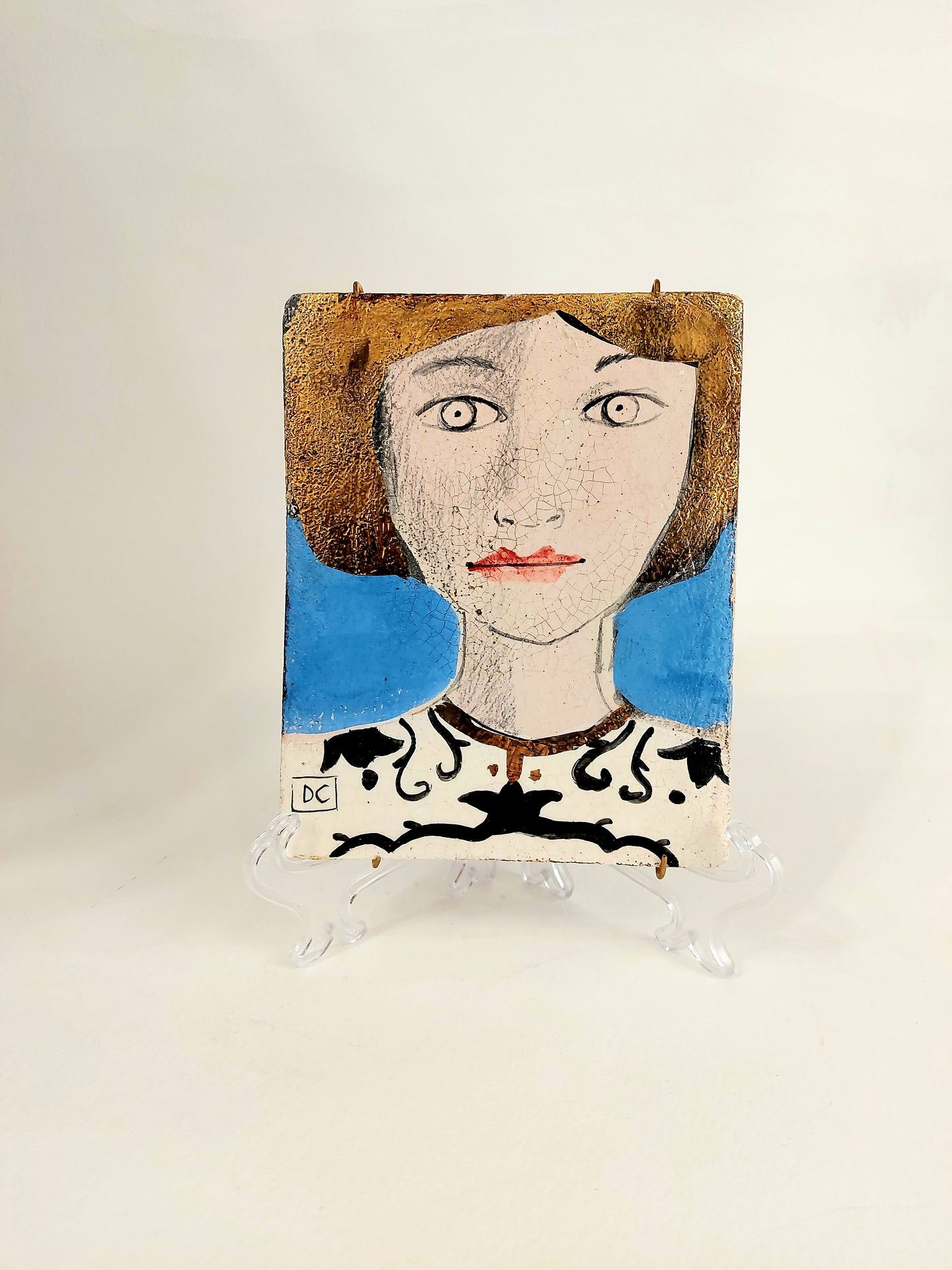 FORMELLA Dama with Gold