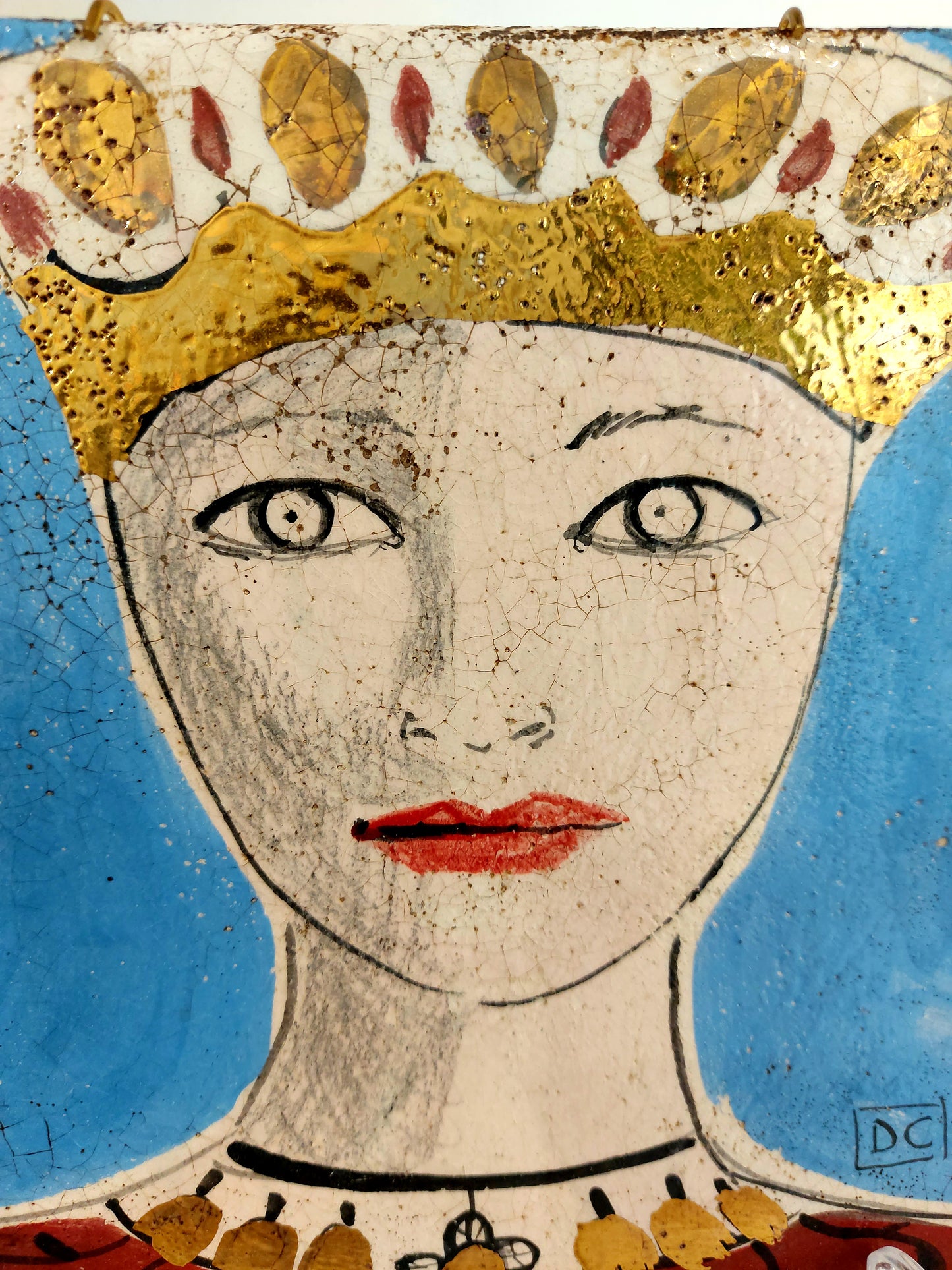 FORMELLA Dama with Gold